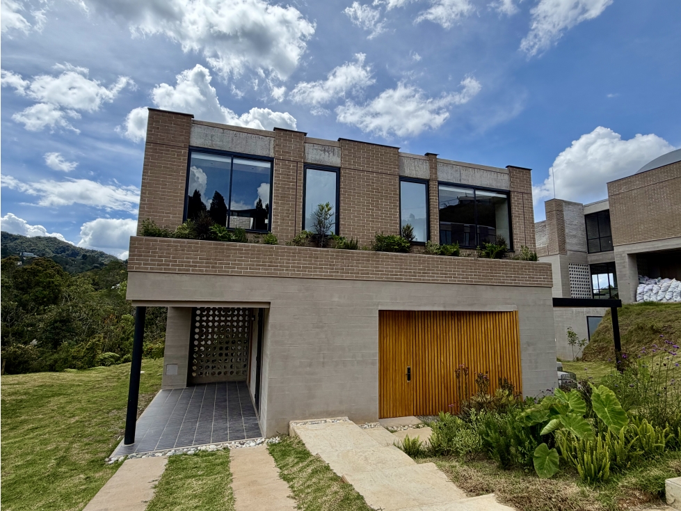 Casa en unidad cerrada para en el Alto de las Palmas. — foto 2