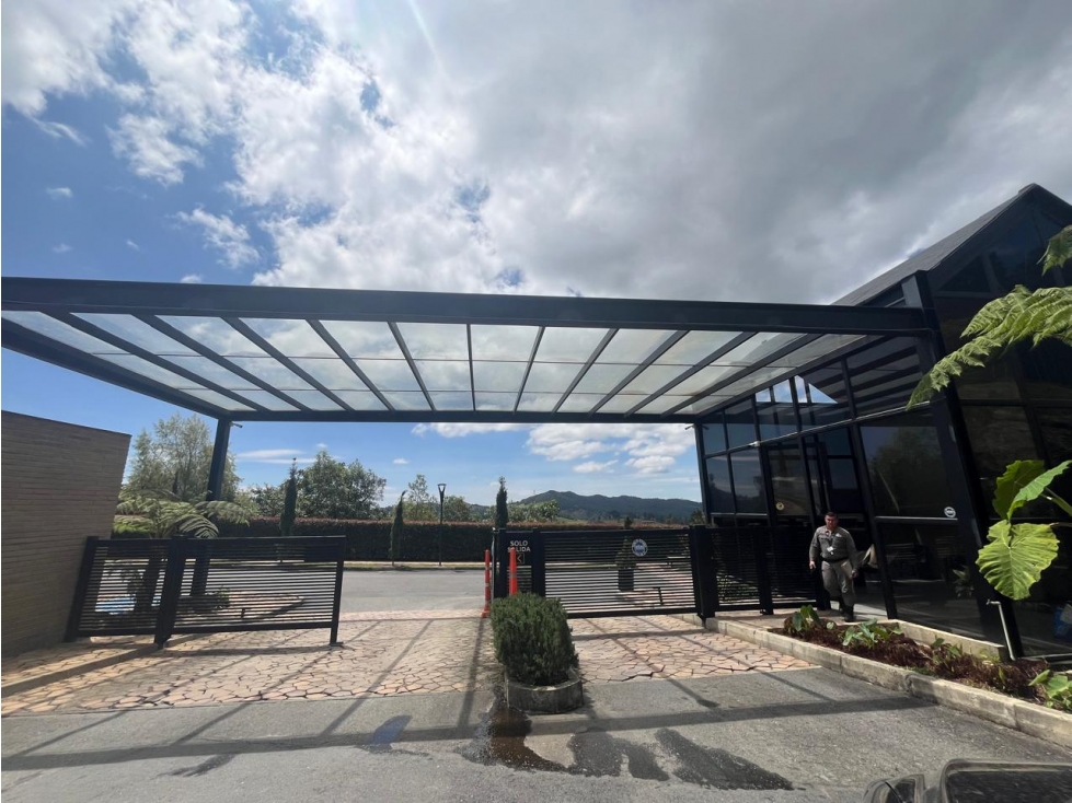 Lote en Palmas dentro de condominio