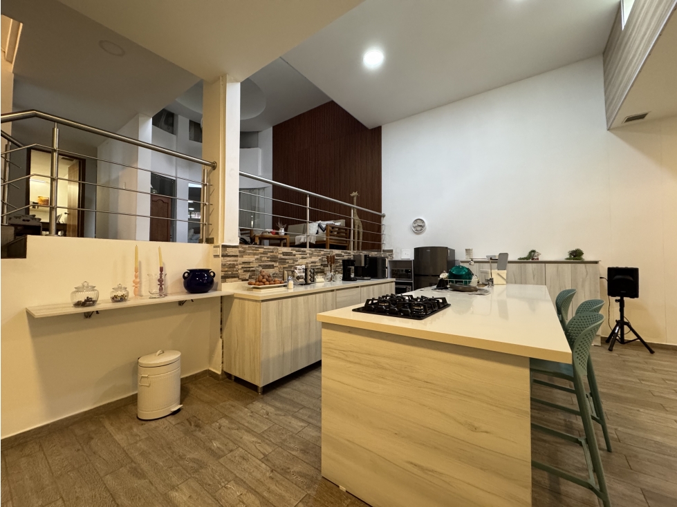 Una casa con grandes espacios en un rincón natural de SABANETA. — foto 6