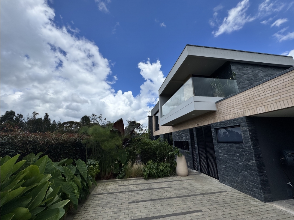 Lujo contemporáneo en una residencia rodeada de naturaleza — foto 3