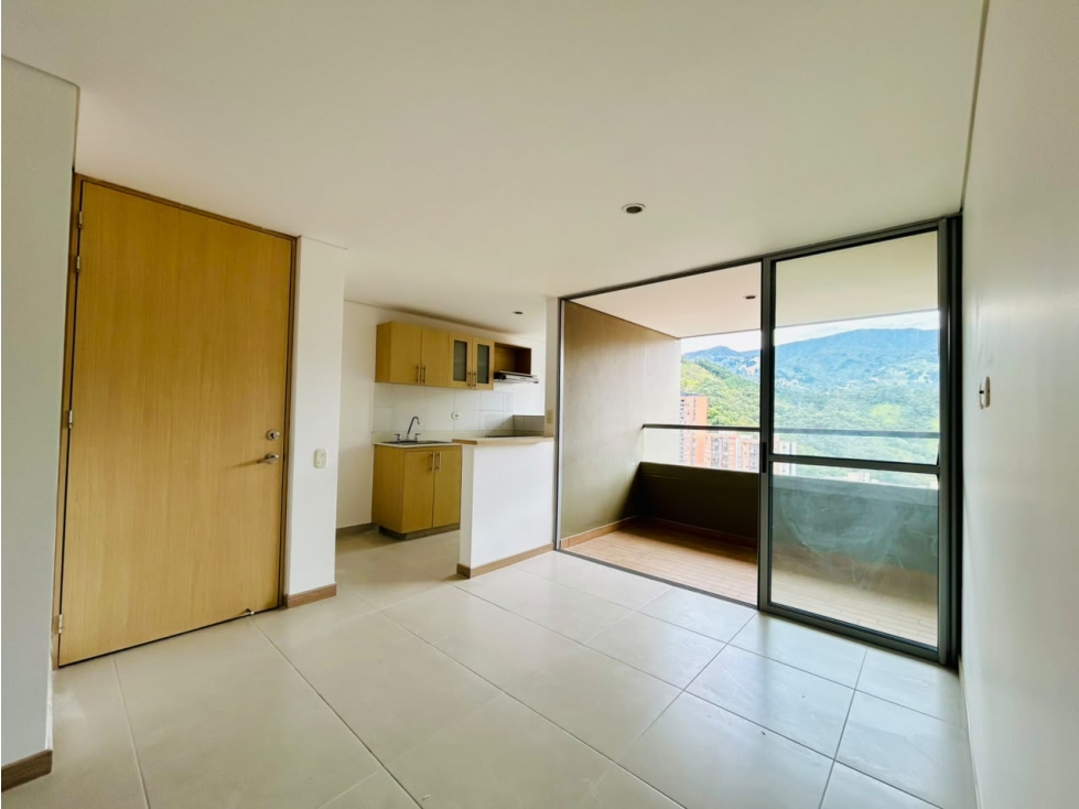 Apartamento en venta Loma San José-Parte Baja.