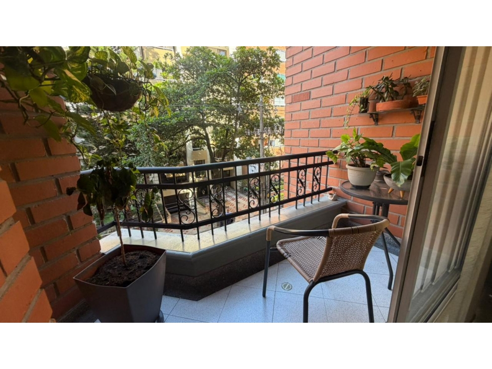 APARTAMENTO EN VENTA EN EL CORAZON DE LAURELES