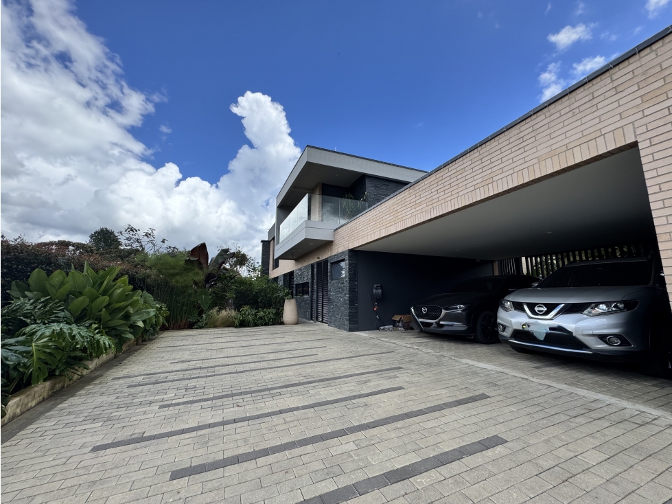 Lujo contemporáneo en una residencia rodeada de naturaleza — foto 4