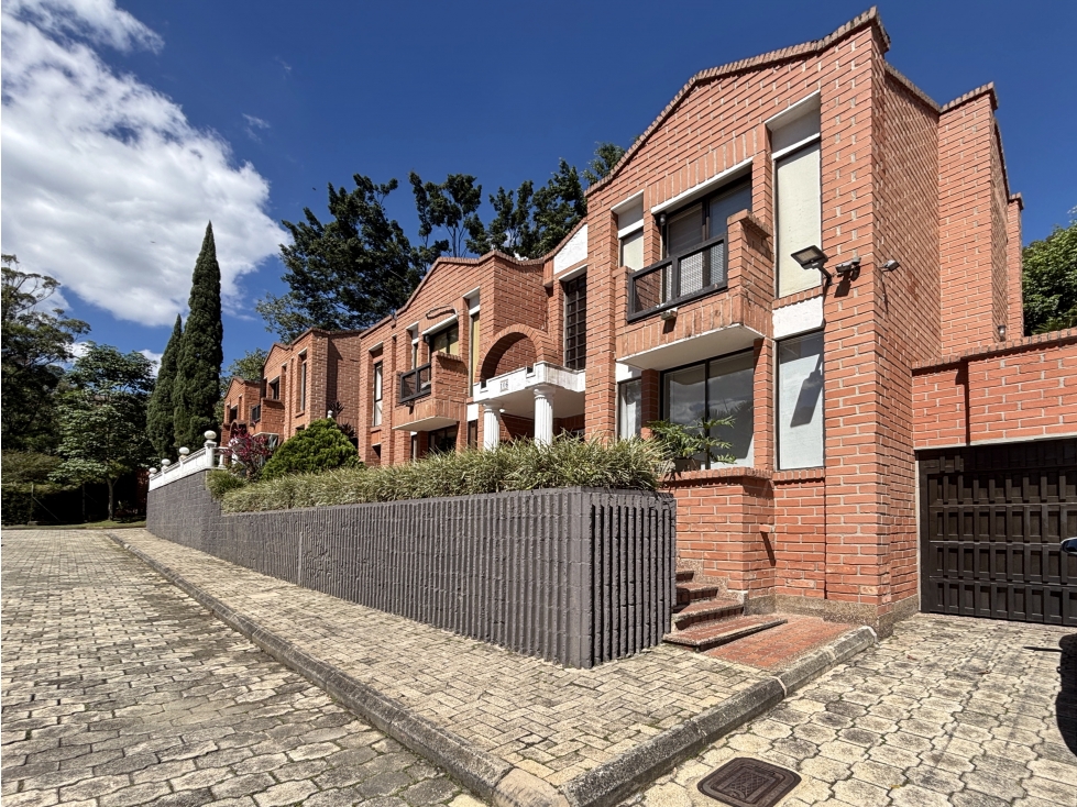 Casa en venta, Loma de Benedictinos, Envigado