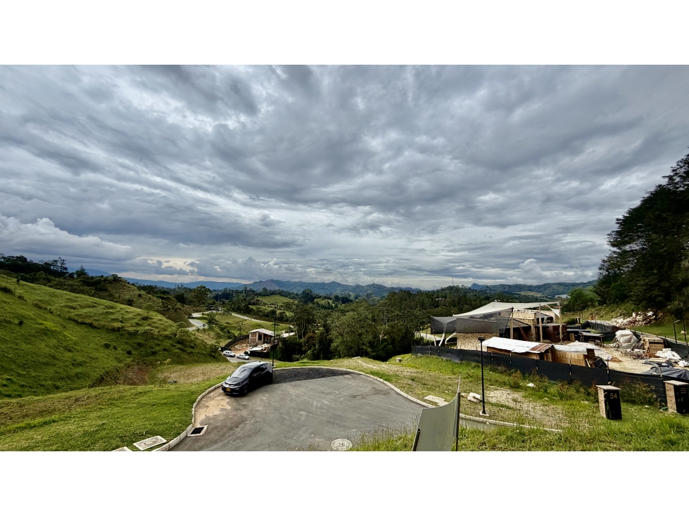 Lote con explanación y vista increíble en El Retiro. — foto 5