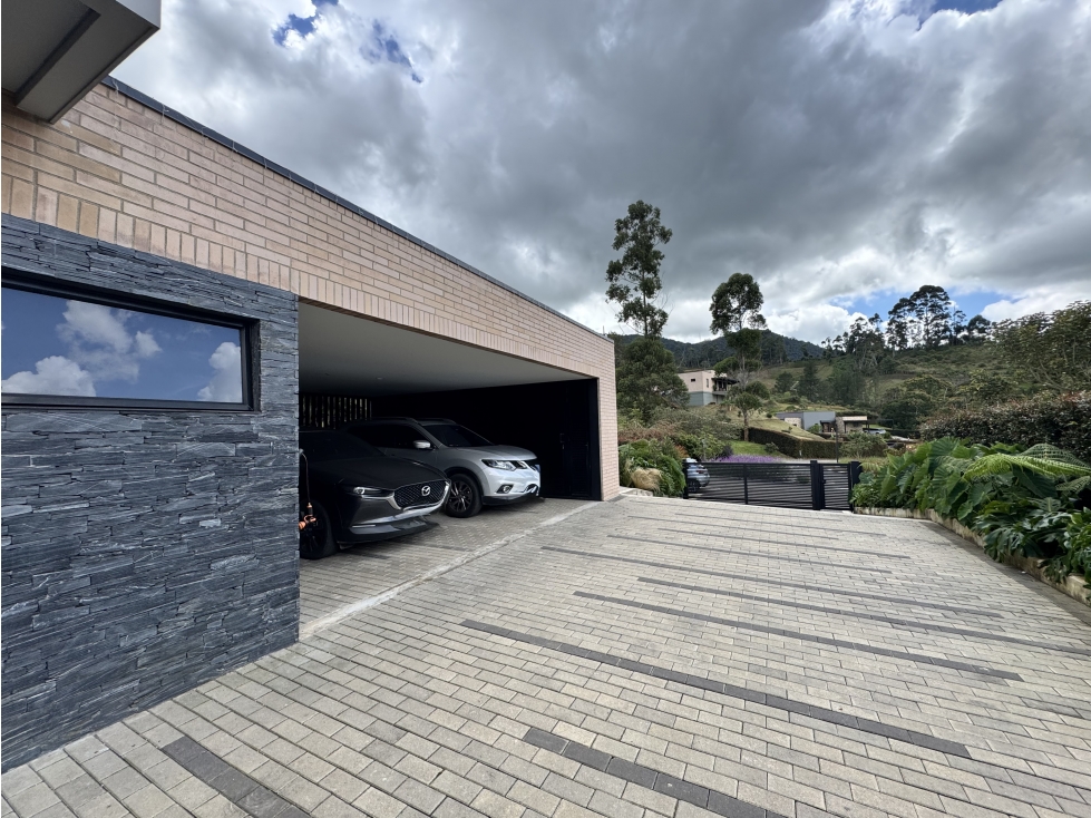 Lujo contemporáneo en una residencia rodeada de naturaleza — foto 6