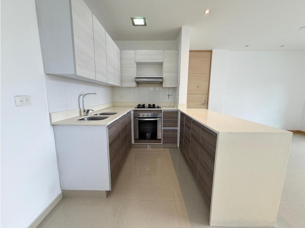 APARTAMENTO EN VENTA EN CASTROPOL, POBLADO — foto 2