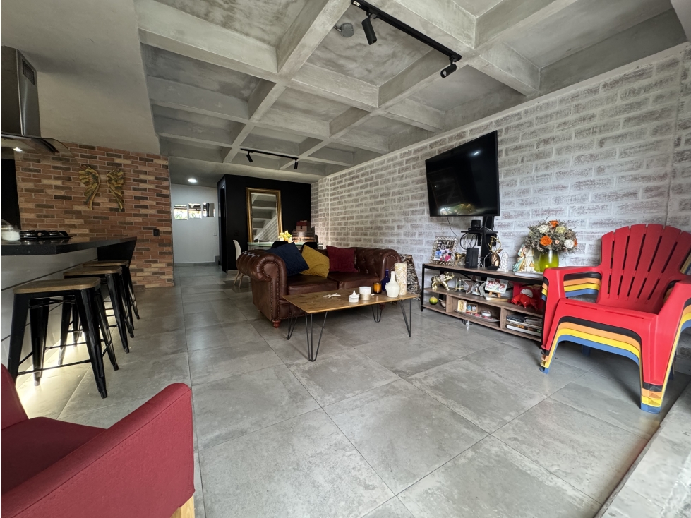 Tu refugio urbano con alma industrial — foto 3