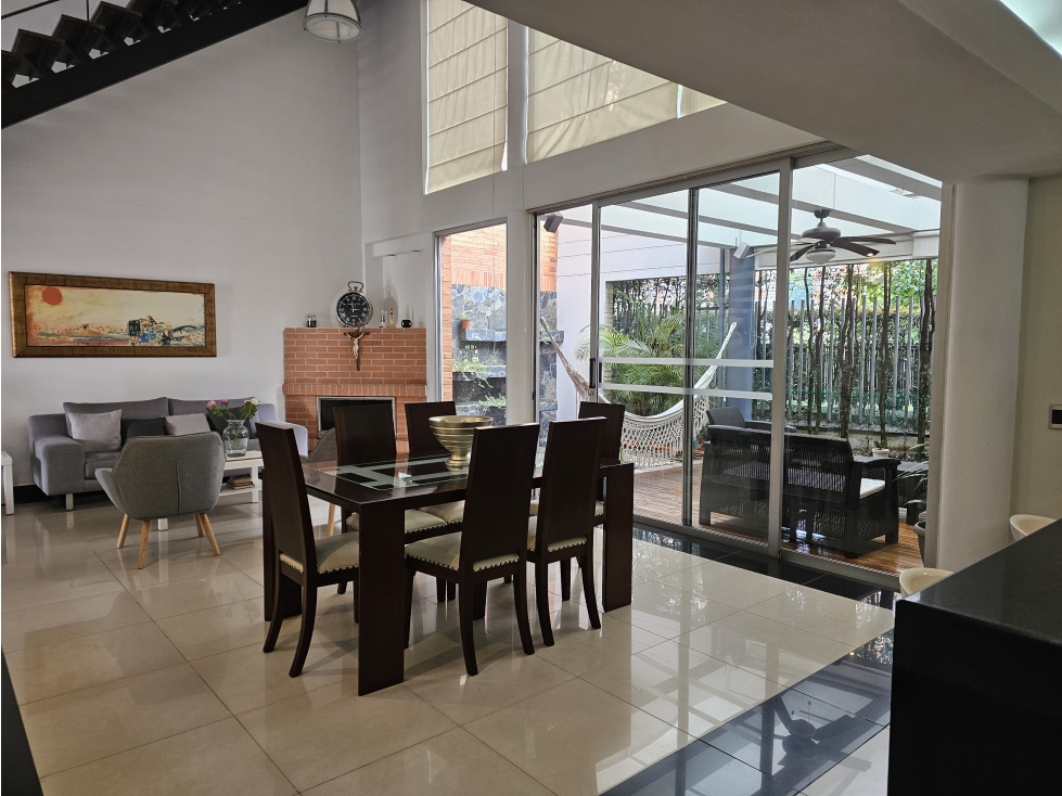 Casa de 3 pisos en unidad cerrada Sabaneta — foto 4