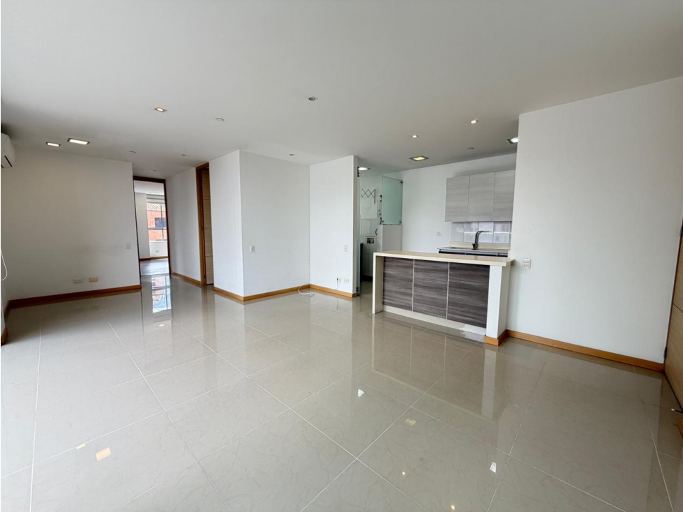 APARTAMENTO EN VENTA EN CASTROPOL, POBLADO — foto 5