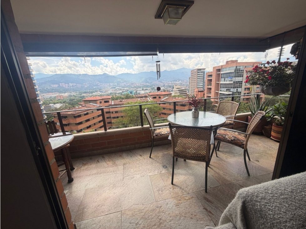 VENDO APTO POBLADO - CASTROPOL