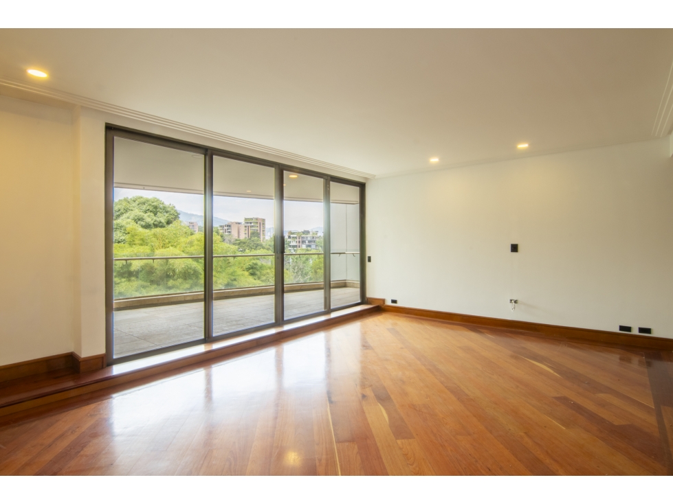 Apartamento en venta en sector de el Campestre - El Poblado — foto 2