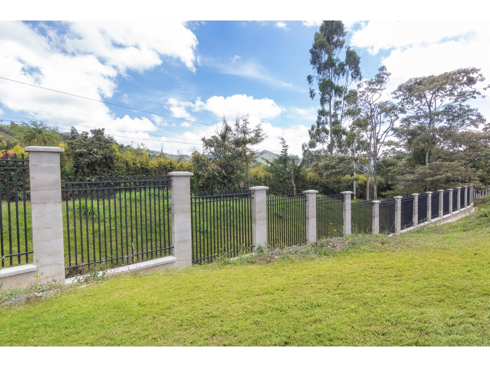 Lote en sector de Fizebad - El Retiro — foto 3