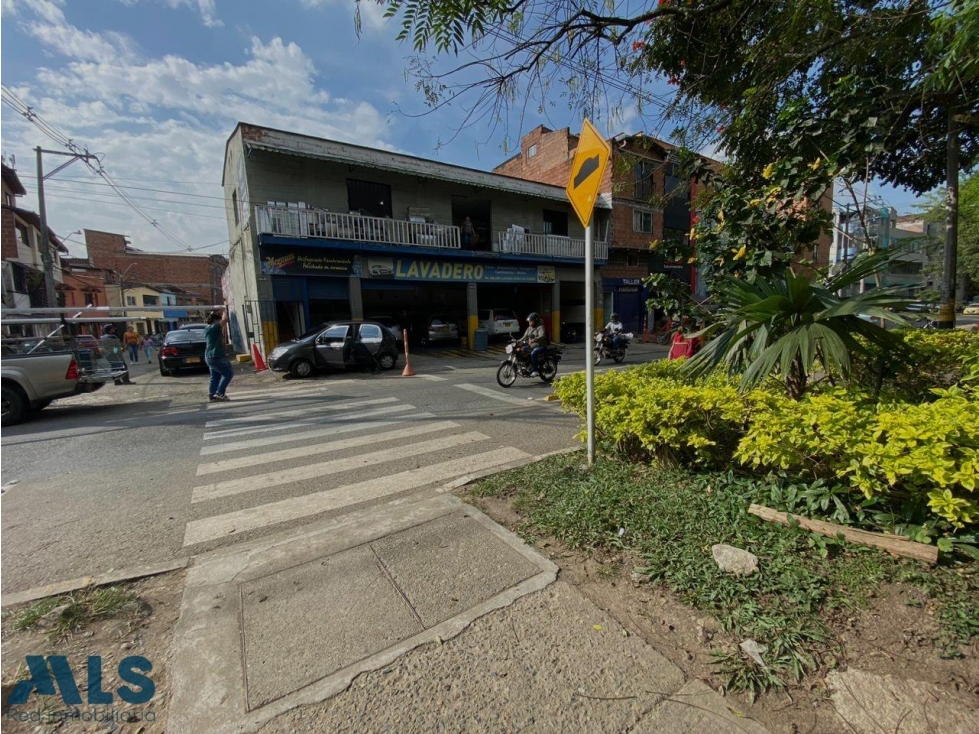 Local comercial en la zona industrial de Guayabal — foto 2