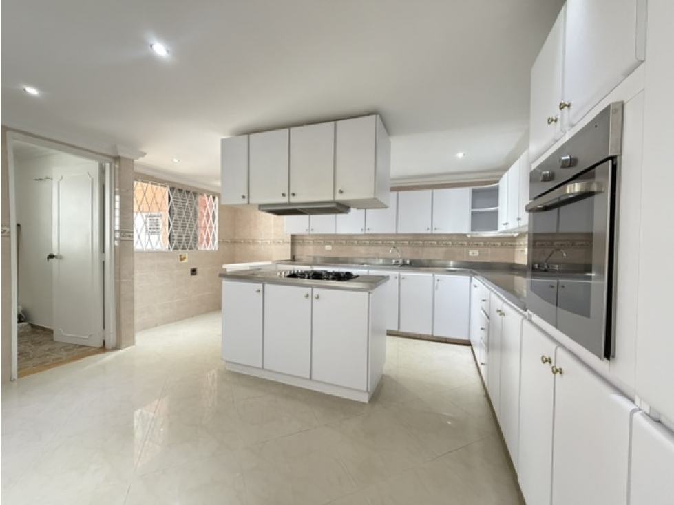 Apartamento para venta, laureles, santa teresita colegio Bethlemitas — foto 2