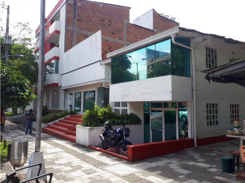CASA LOTE ALTA MIXTURA - LAURELES AV 33.