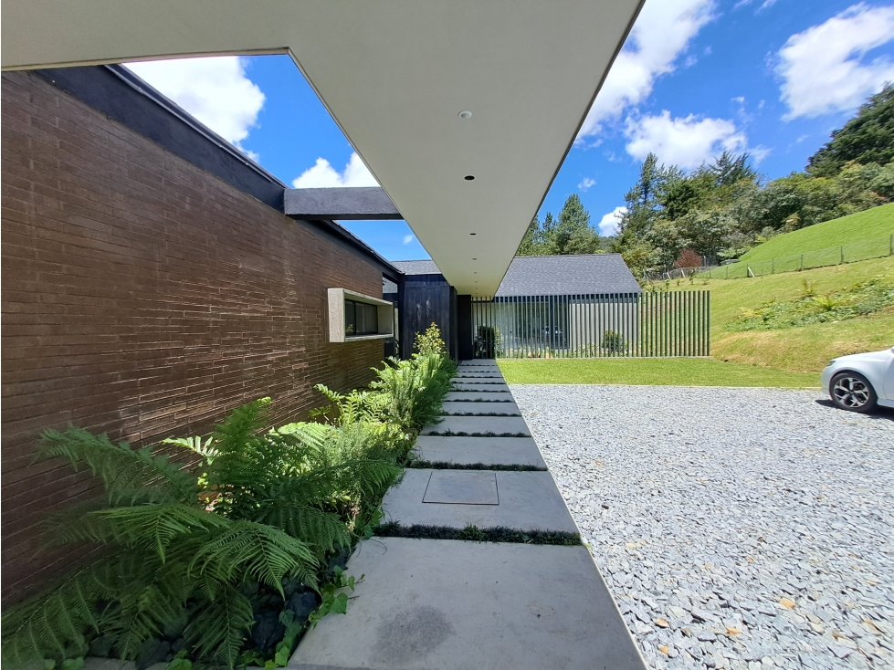 Casa en venta Envigado Alto de las Palmas — foto 2