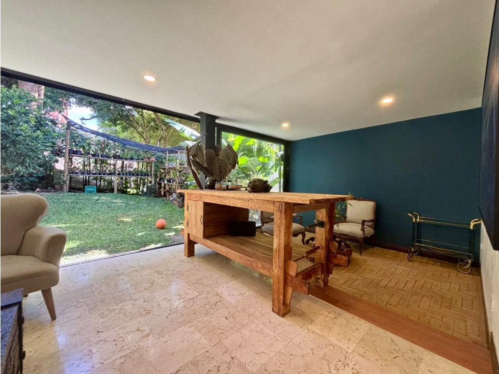 Casa parcialmente remodelada en venta, San Lucas - Poblado. — foto 3