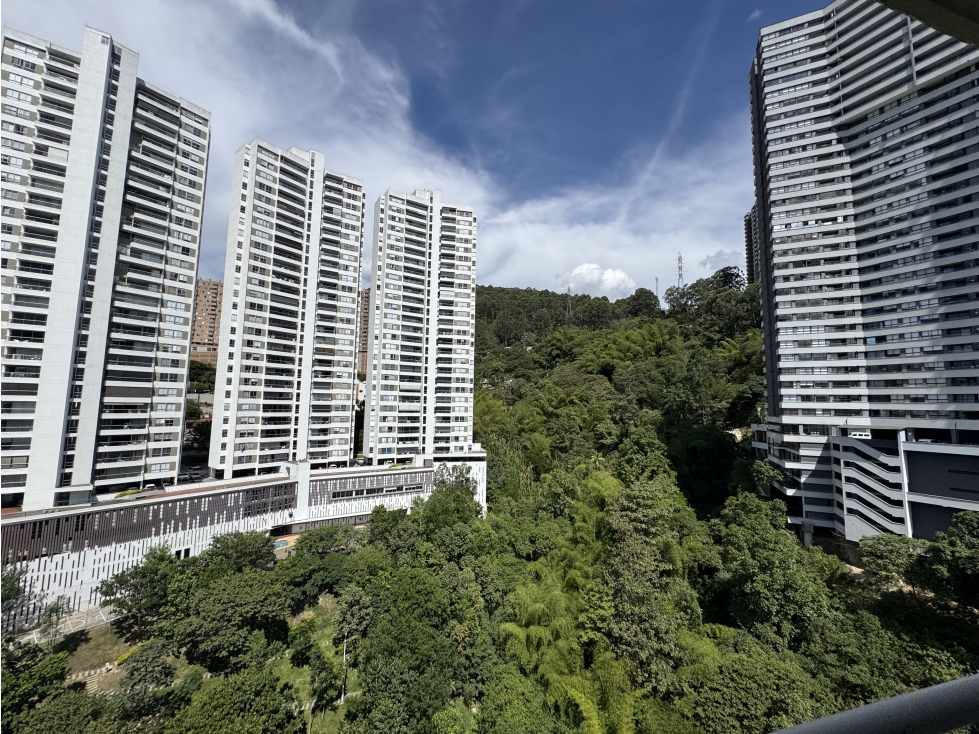 Apartamento con vista verde en Tierra Grata Palmas Loma del Indio