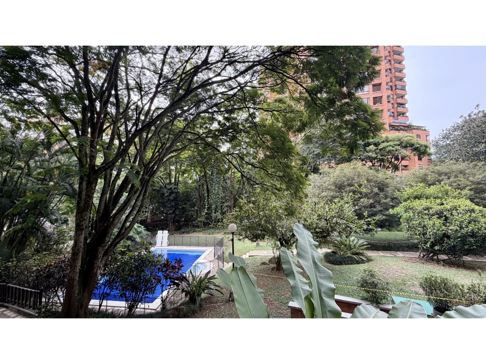 Apartamento remodelado con terraza en El Poblado, Medellin — foto 2