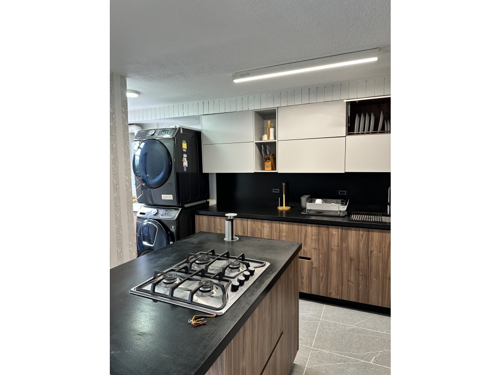 Apto amoblado en El Poblado La Frontera, REMODELADO — foto 3