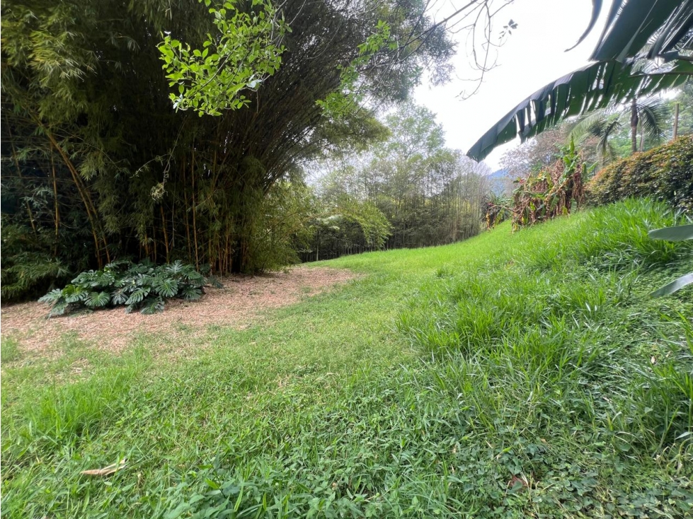 Lote Plano en Exclusiva Parcelación en Venta, en El Poblado — foto 2