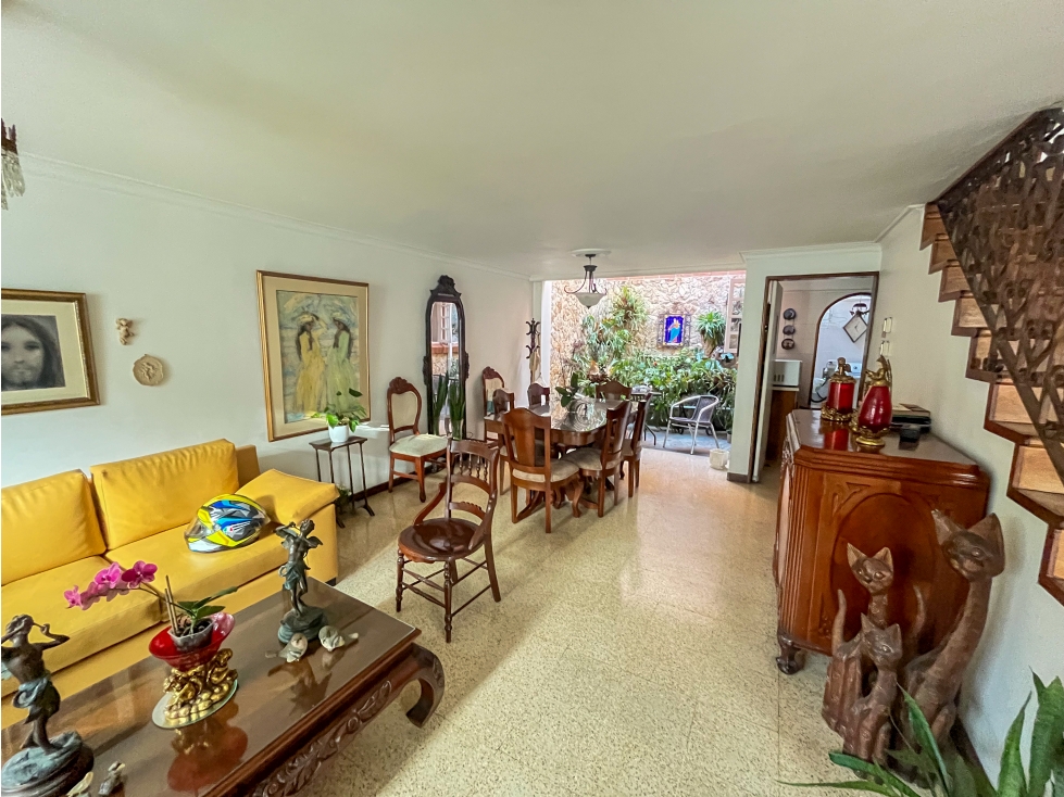 Casa en el poblado las lomas 2 gran oportunidad para remodelar — foto 2