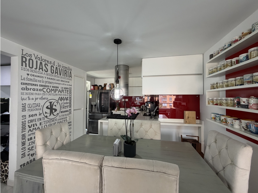 Apartamento en venta con 3 habitaciones en Castropol, cerca a todo. — foto 2