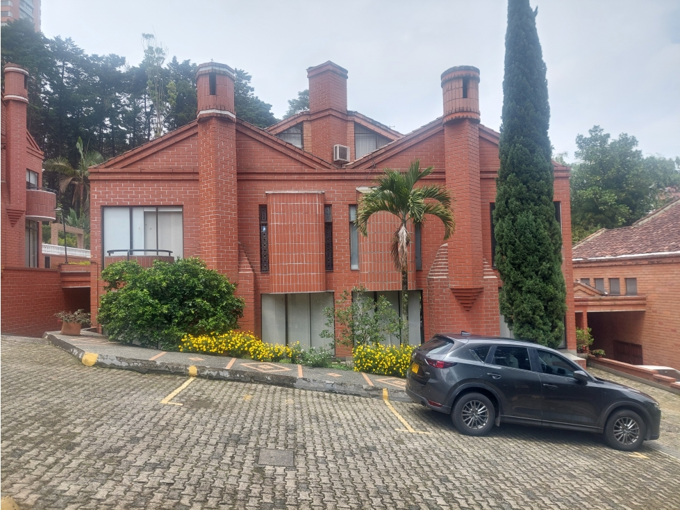 Casa independiente para la venta, Poblado, cola del zorro
