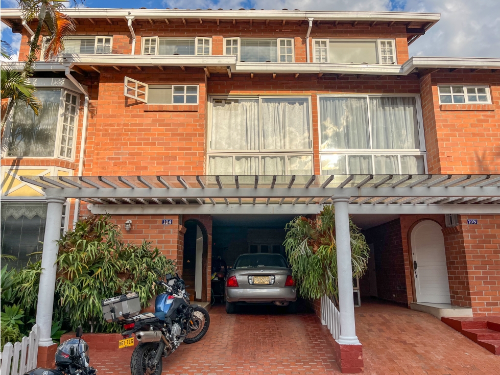 Casa en el poblado las lomas 2 gran oportunidad para remodelar