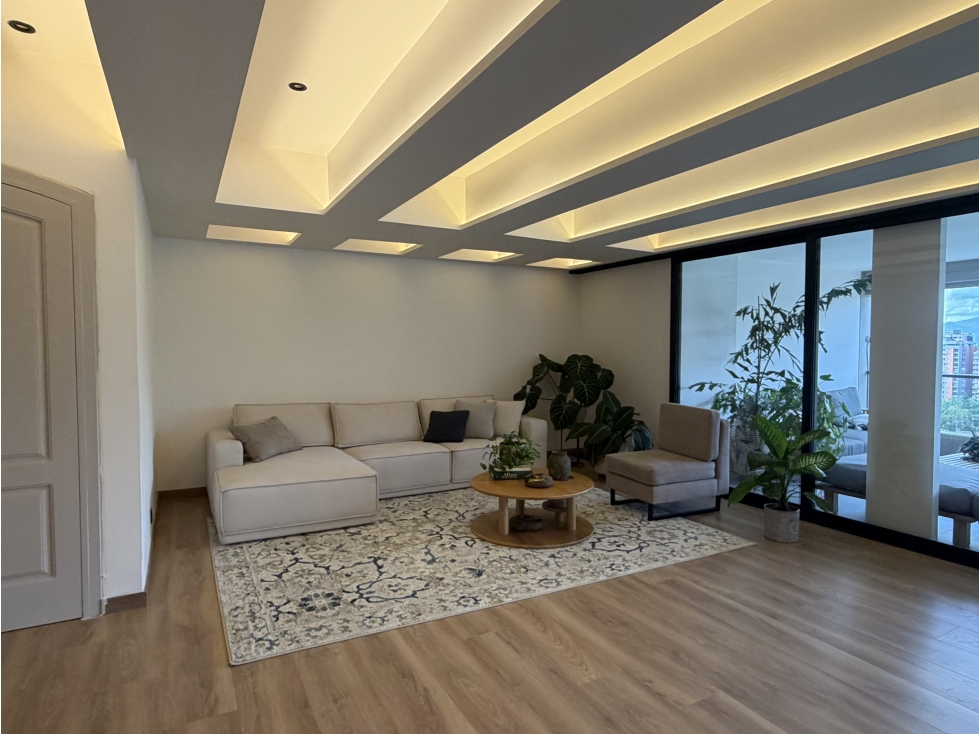 Apartamento de 294 m2 remodelado con acabados de lujo en el Poblado — foto 2