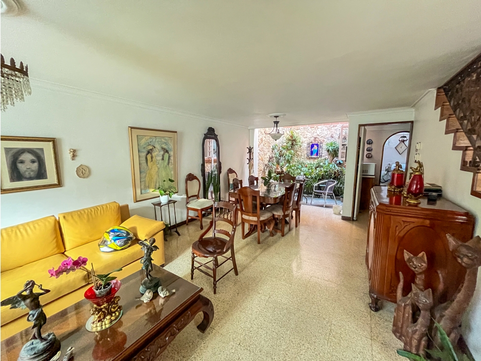 Casa en el poblado las lomas 2 gran oportunidad para remodelar — foto 3