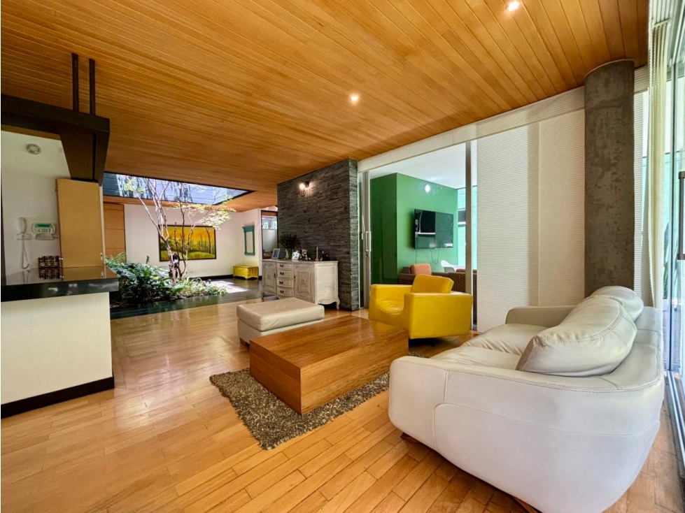 Casa en exclusivo conjunto residencial. La Sebastiana, Envigado.