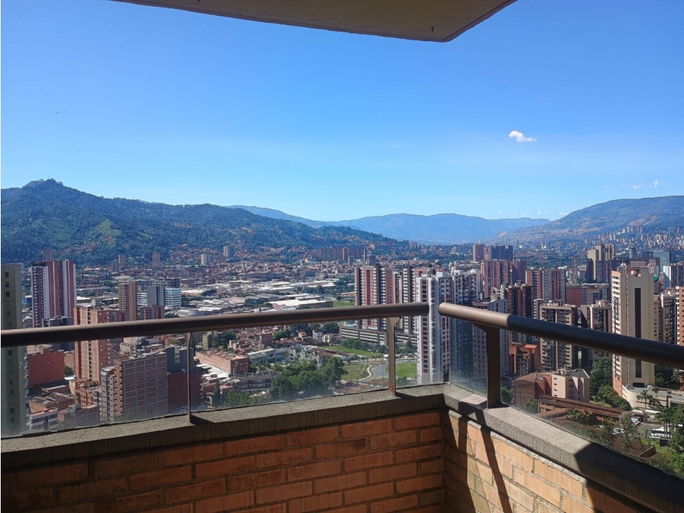 Penthouse Sabaneta con vista espectacular