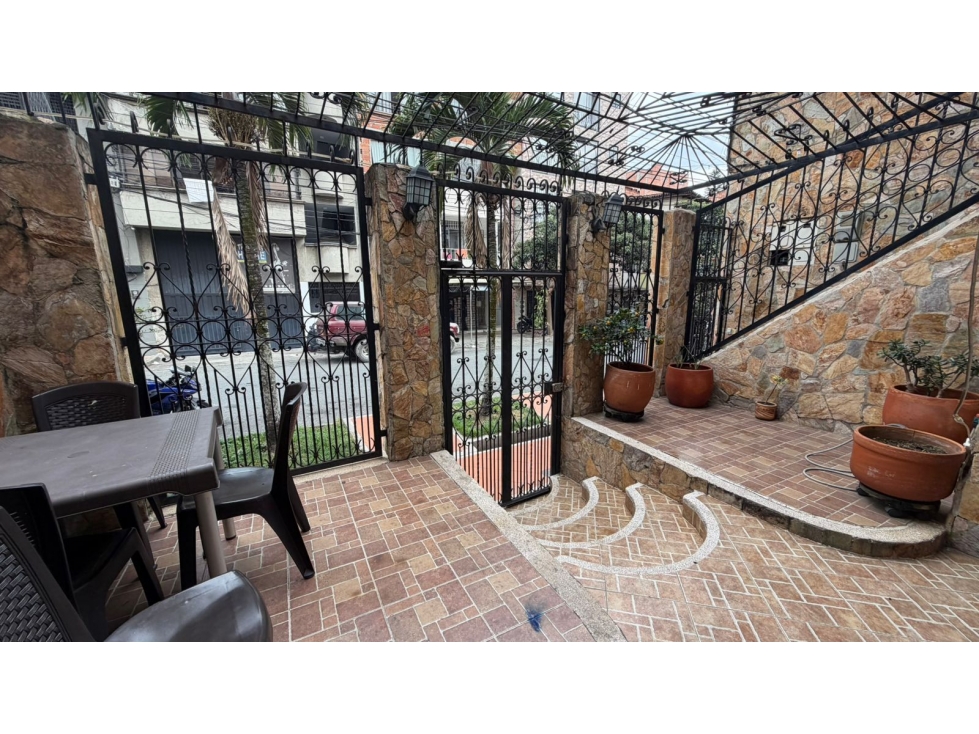 CASA EN LAURELES IDEAL PARA COMERCIO O VIVIENDA — foto 5