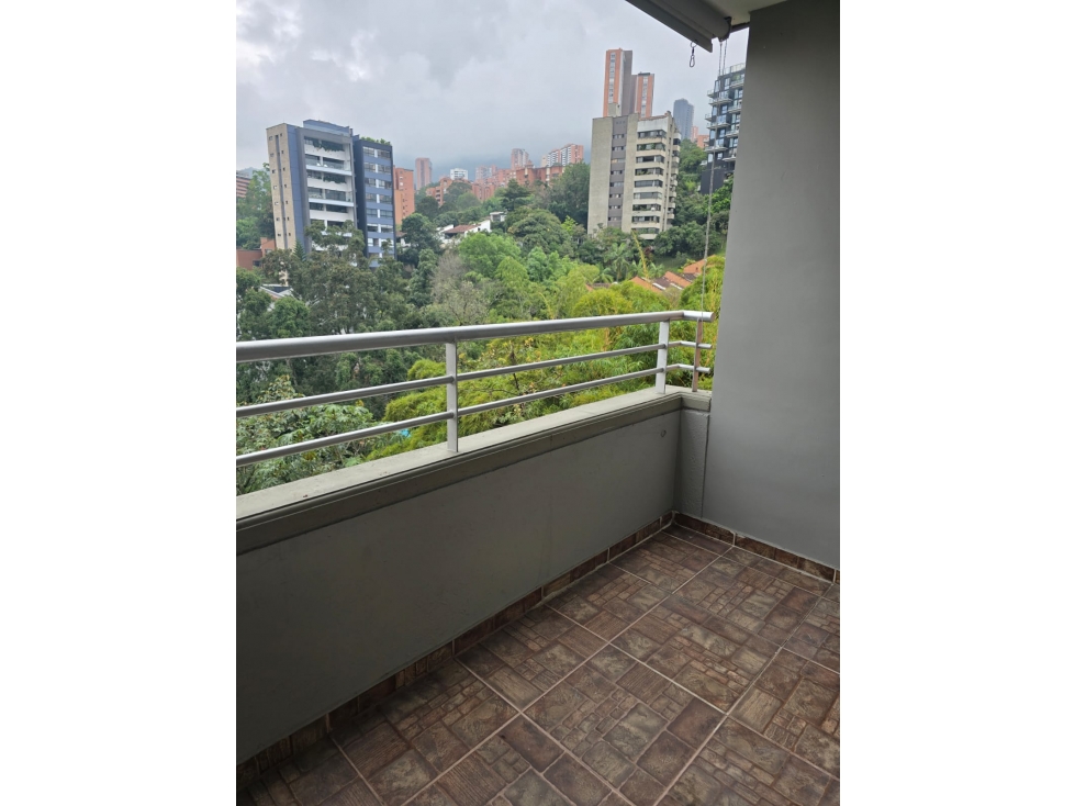 Apartamento Transversal Inferior el Poblado