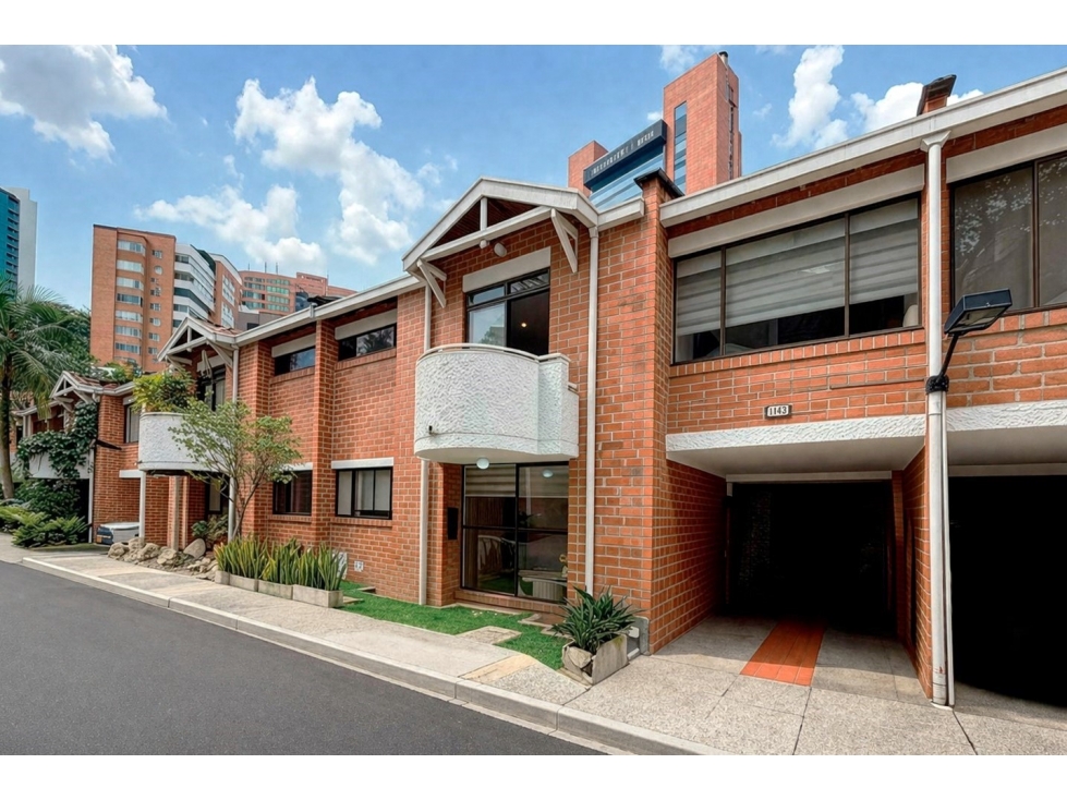 Casa remodelada en venta en sector de el Tesoro - El Poblado