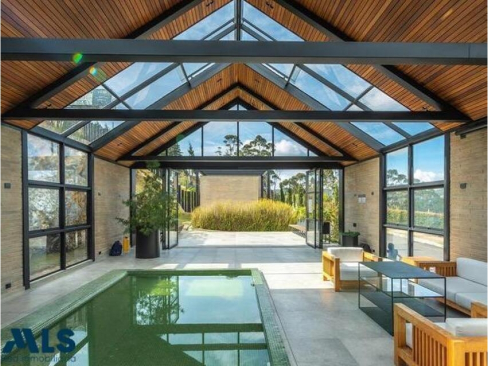 Lote en el Alto de Palmas, precio de oportunidad — foto 3