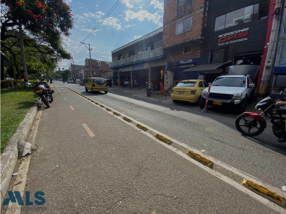 Local comercial en la zona industrial de Guayabal — foto 3