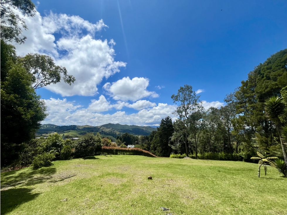 Lote para casa de lujo con espectacular vista en el alto de las palmas