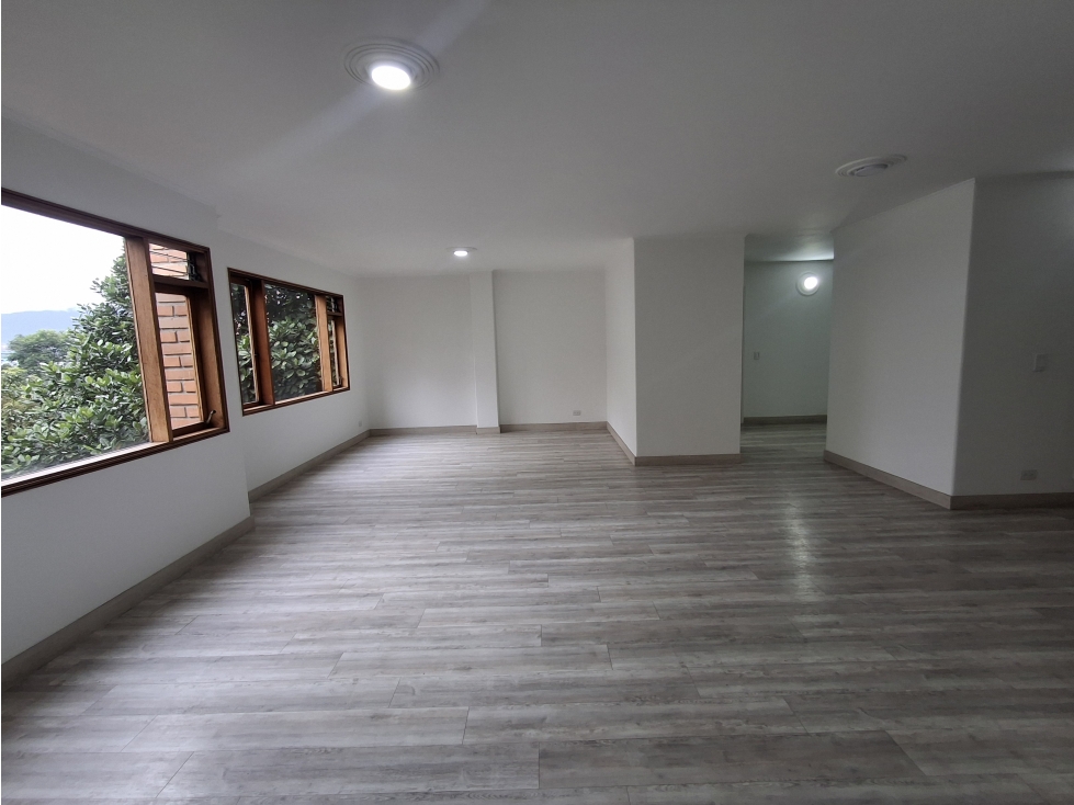 Apartamento en venta, El Poblado, sector Castropol — foto 3