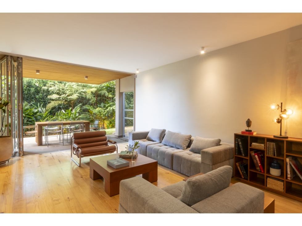 Hermosa casa en venta en sector de el Tesoro - El Poblado