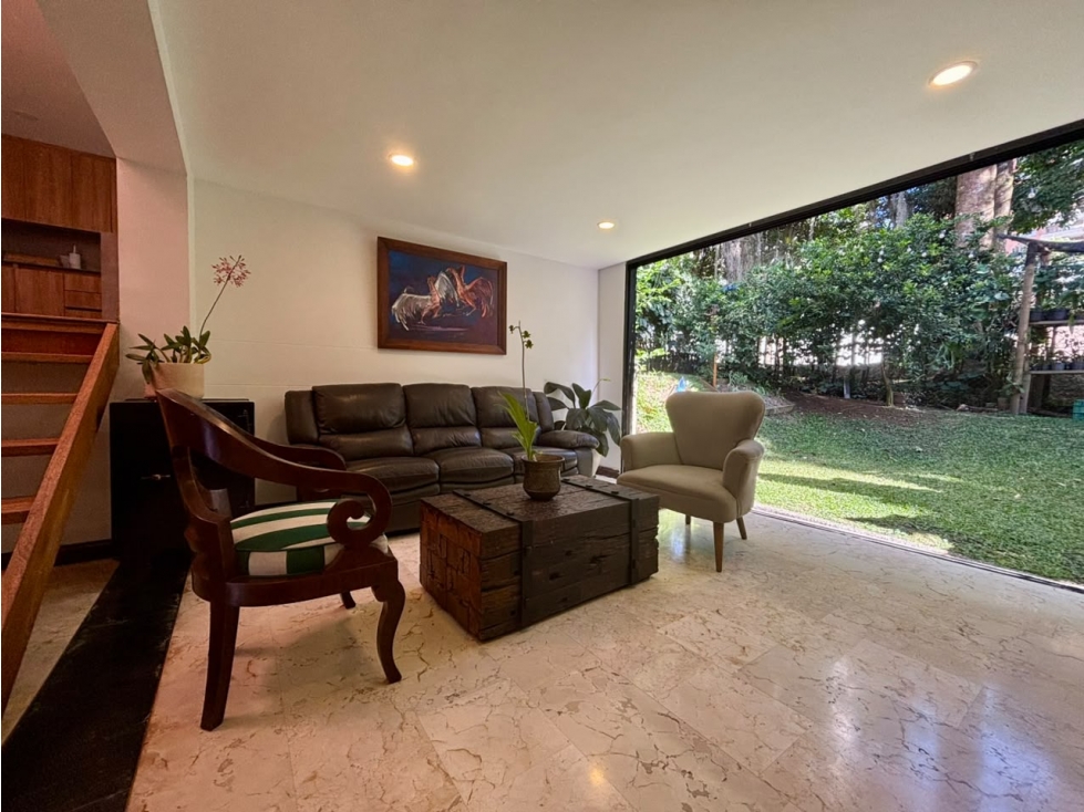 Casa parcialmente remodelada en venta, San Lucas - Poblado. — foto 4