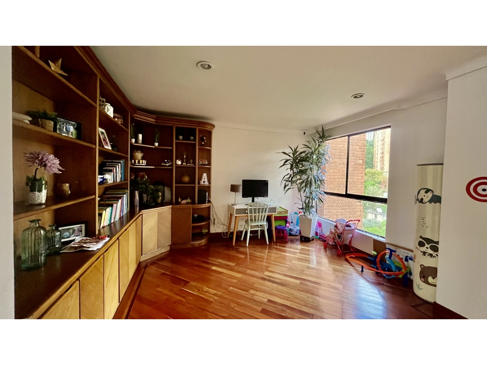 Apartamento de 3 alcobas para remodelar en el Poblado — foto 4