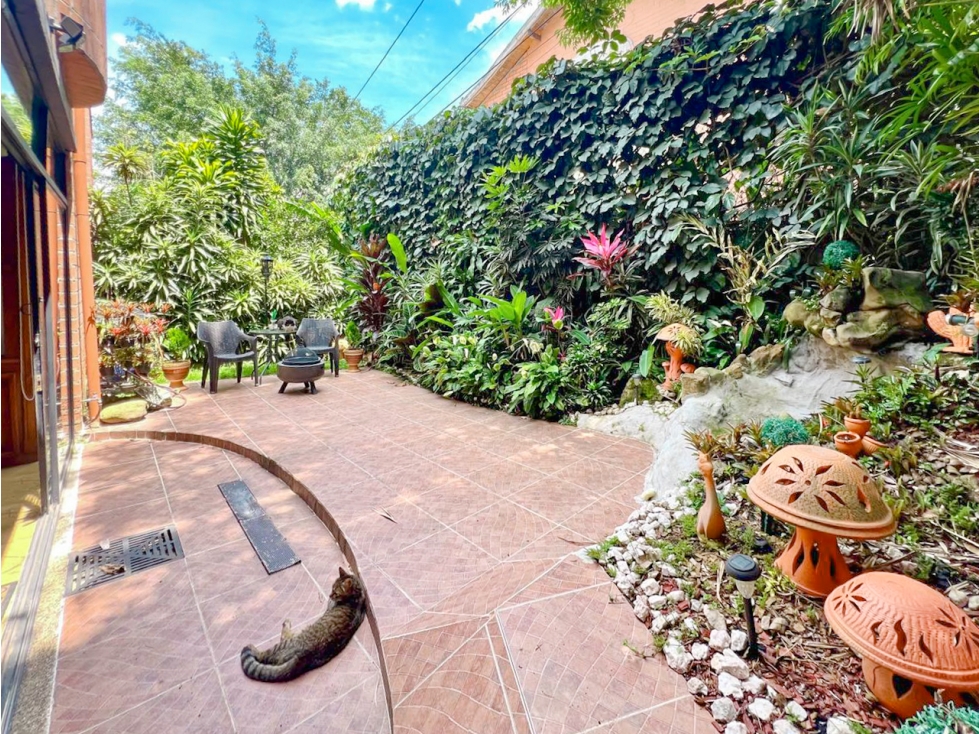 Exclusiva Casa con Jardin en Venta en El Poblado — foto 3