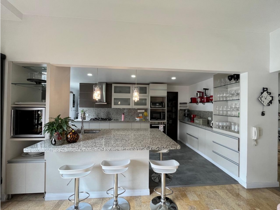Exclusivo Penthouse, totalmente remodelado, el poblado,castropol — foto 3