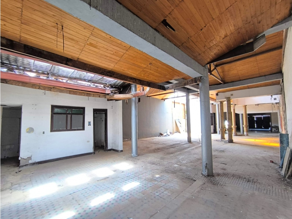 CASA LOTE, ALTA MIXTURA - SECTOR: PRADO CENTRO, VIA PRINCIPAL. — foto 4