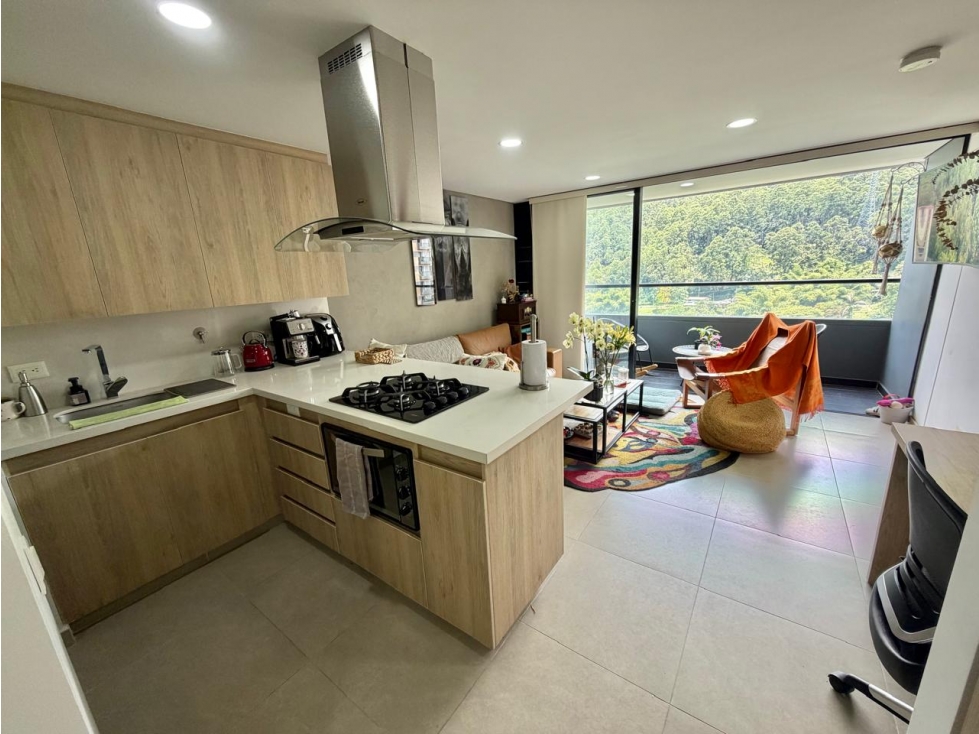 VENDO HERMOSO APARTAESTUDIO - POBLADO - PALMAS - PISO ALTO — foto 3