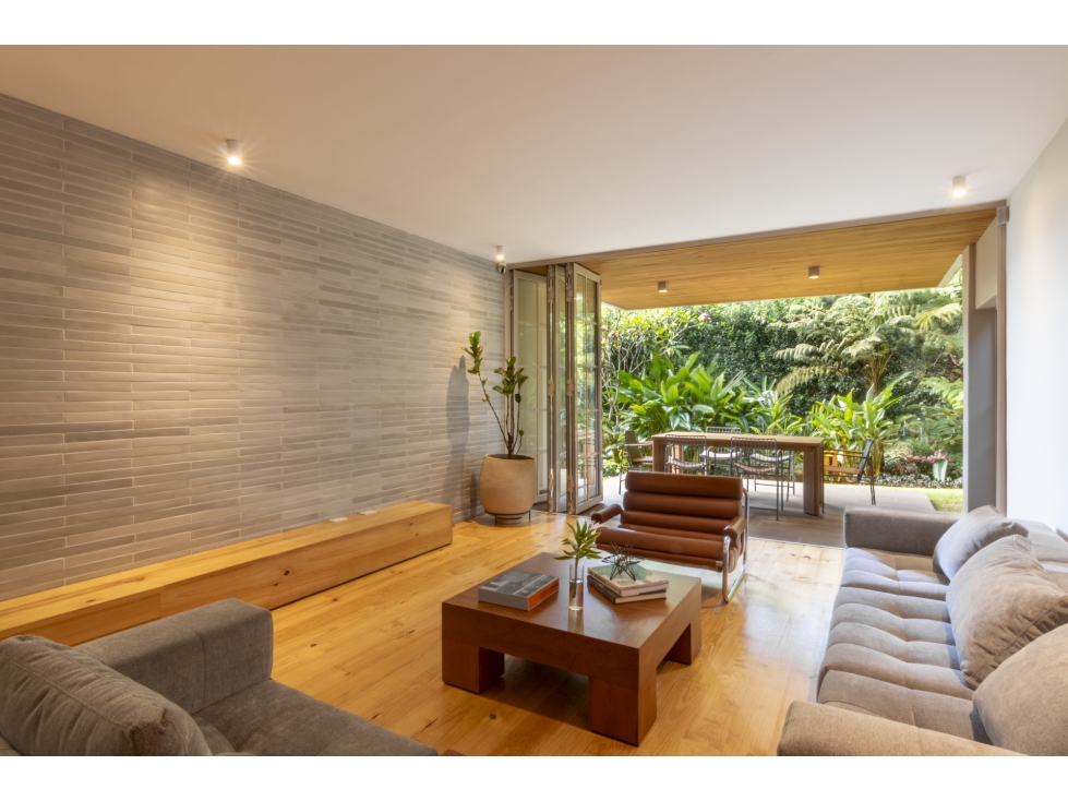 Hermosa casa en venta en sector de el Tesoro - El Poblado — foto 2