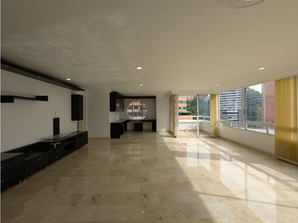 Apartamento en Venta, Cerca a Todo en El Tesoro — foto 4